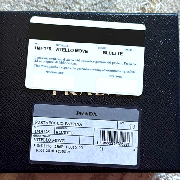Prada Vitello Move Compact Wallet - Picture 2 of 7